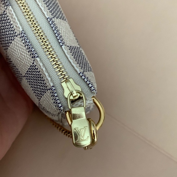 Louis Vuitton Mini Pochette Damier Azur - Brand New with box - Picture 5 of 9